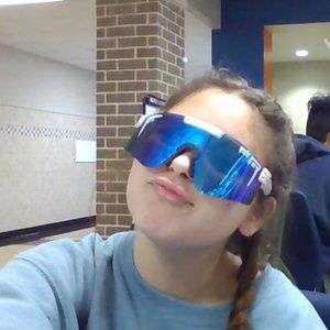 Meet your Posher, Cristina